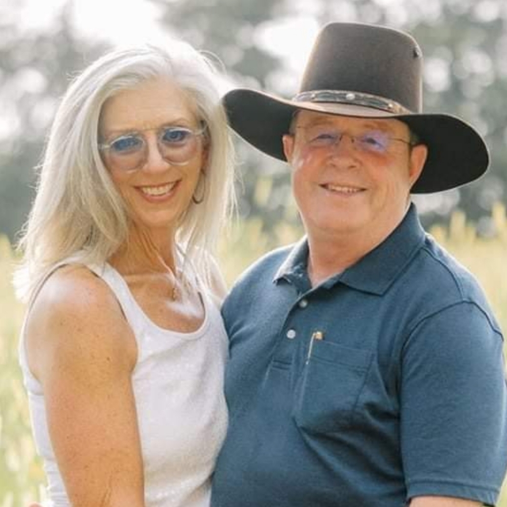 Meet your Posher, Debbiejo